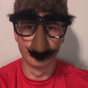 Meet your Posher, Aaron